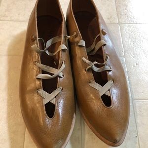 Cydwoq mustard leather handmade shoes